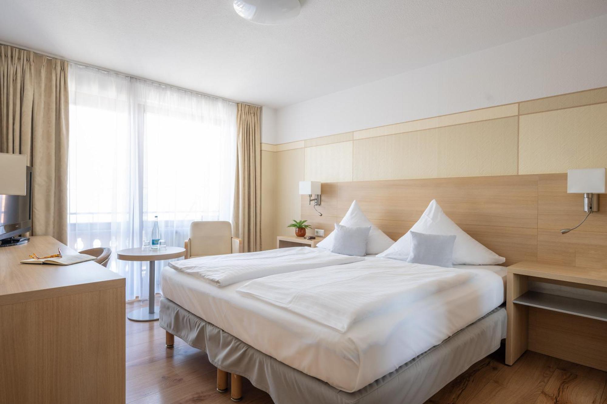Hotel Gasthof Roessle Штеттен-ам-Кальтен-Маркт Экстерьер фото