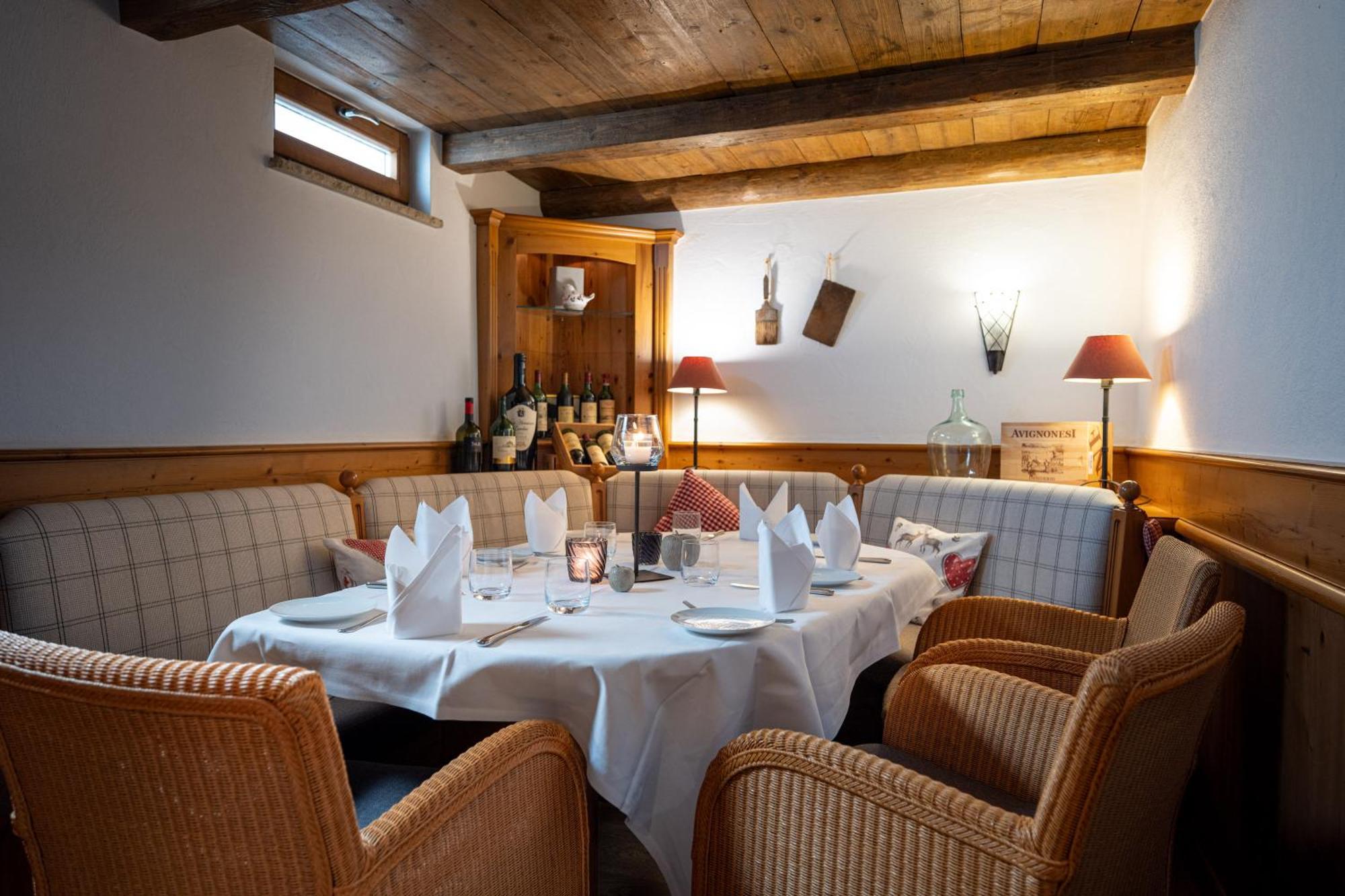 Hotel Gasthof Roessle Штеттен-ам-Кальтен-Маркт Экстерьер фото