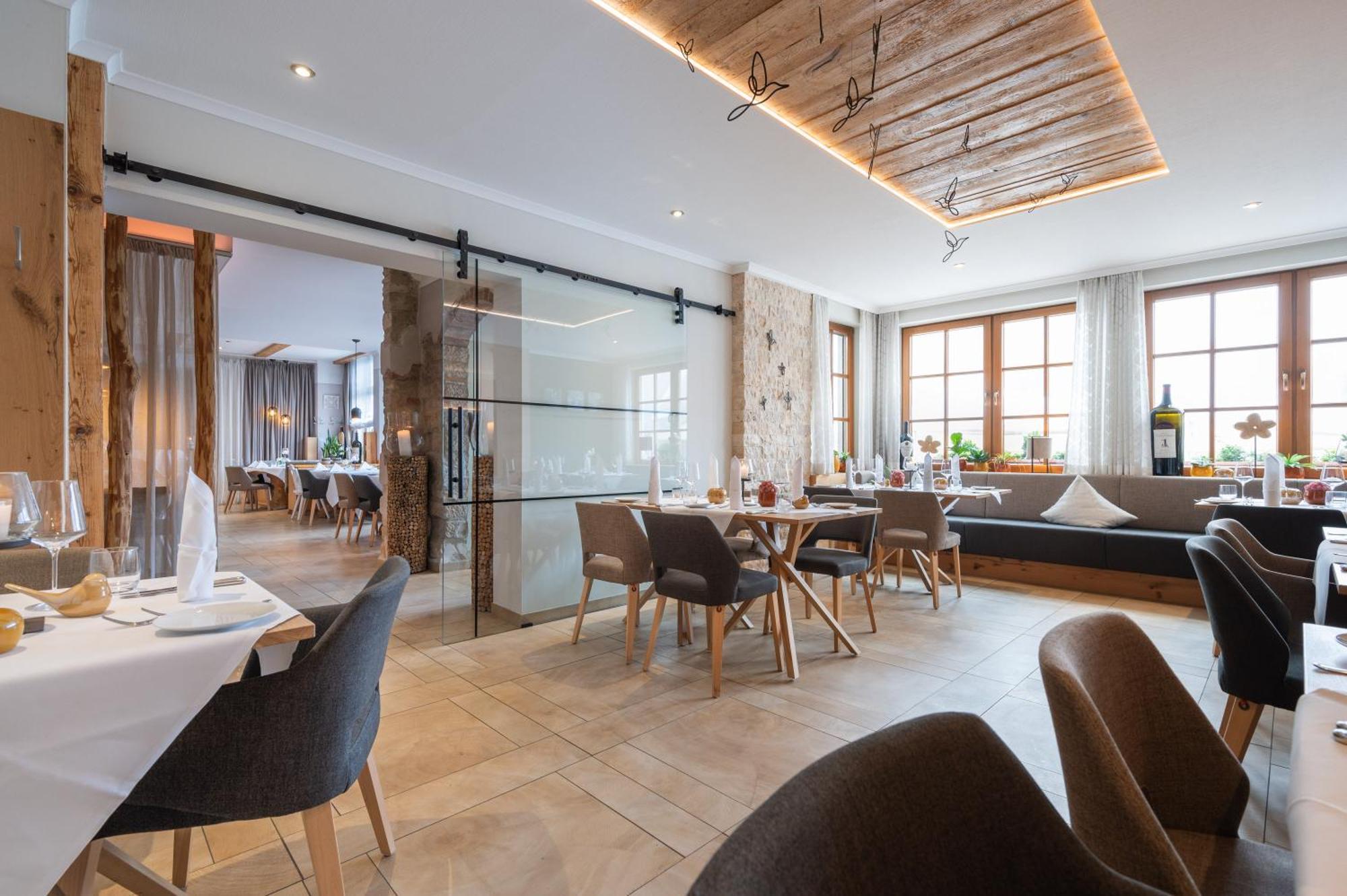Hotel Gasthof Roessle Штеттен-ам-Кальтен-Маркт Экстерьер фото