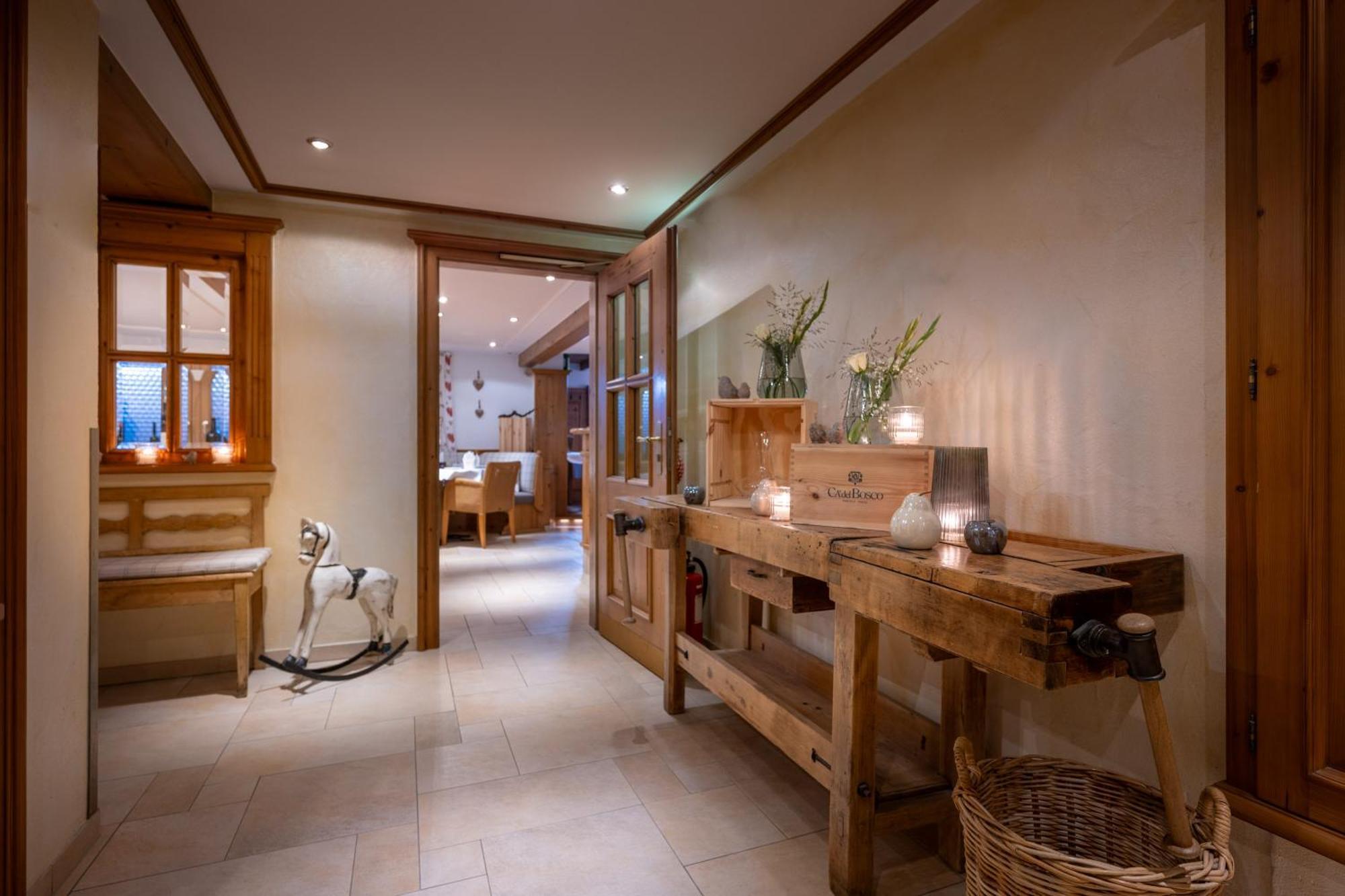 Hotel Gasthof Roessle Штеттен-ам-Кальтен-Маркт Экстерьер фото