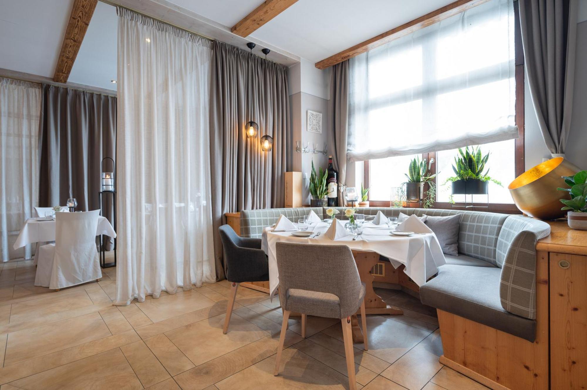 Hotel Gasthof Roessle Штеттен-ам-Кальтен-Маркт Экстерьер фото